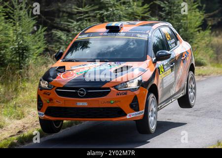 Aberystwyth, Dyfed, Großbritannien. 31. August 2024. 2024 FIA Rallye-Europameisterschaft Tag 2; Fahrer Mille Johansson und Beifahrer Johan Gronvall in ihrer Opel Corsa Rally4 durch Nant Y Moch Stufe 5. Credit: Action Plus Sports/Alamy Live News Stockfoto