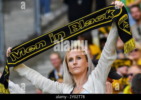 Aachen, Deutschland. 31. August 2024. Aachener Fans, Fans, Publikum, Zuschauer, Stimmung, Atmosphäre, Stadion, 31.08.2024, Aachen (Deutschland), Fussball, 3. Liga, Alemannia Aachen - Erzgebirge Aue, Fussball, 3. LIGA, ALEMANNIA AACHEN - ERZGEBIRGE AUE, DFB/DFL-VORSCHRIFTEN VERBIETEN DIE VERWENDUNG VON FOTOGRAFIEN ALS BILDSEQUENZEN UND/ODER QUASI-VIDEO. Quelle: dpa/Alamy Live News Stockfoto