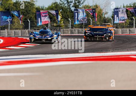 35 MILESI Charles (fra), HABSBURG-LOTHRINGEN Ferdinand (aut), CHATIN Paul-Loup (fra), Alpine Endurance Team #35, Alpine A424, Hypercar, 59 SAUCY Grégoire (SWi), COTTINGHAM James (gbr), COSTA Nicolas (BH), United Autosports, McLaren 720S GT3 Evo #59, LM GT3, Action während der Lone Star 2024 Lone Star World Championship von der 2024 USA, 2024. September 30. DPPI Media/Alamy Live News Stockfoto