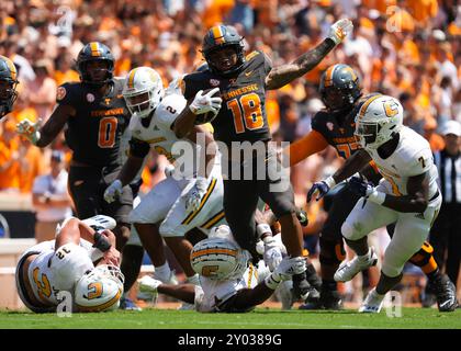 31. August 2024: Tennessee Volunteers Running Back DeSean Bishop #18 spielt den Ball während des NCAA-Fußballspiels zwischen den University of Tennessee Volunteers und den Chattanooga MOCs im Neyland Stadium in Knoxville, TN Tim Gangloff/CSM Stockfoto
