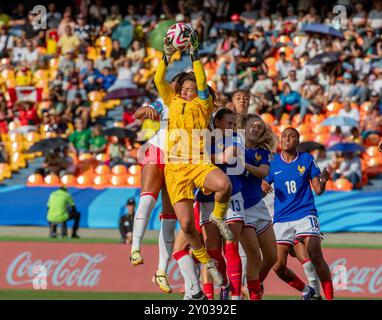 Medelin, Kolumbien. 31. August 2024. Torhüter Feerine Belhadj, Lea Notel, Pauline Haugou aus Frankreich, während des Spiels der Gruppe B FIFA U-20 Frauen-Weltmeisterschaft Kolumbien 2024 zwischen Frankreich und Kanada im Atanasio Girardot Stadium in Medelin am 31. August 2024. Foto: Jose Pino/DiaEsportivo/Alamy Live News Credit: DiaEsportivo/Alamy Live News Stockfoto