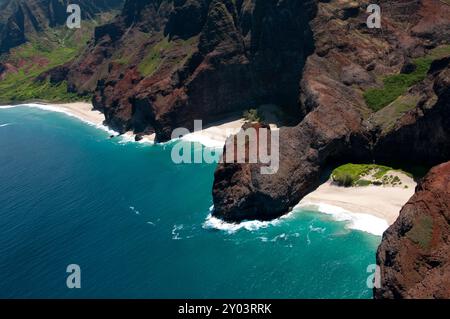 Hawaiis Na Pali Coast aus der Luft Stockfoto