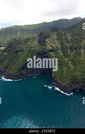 Hawaiis Na Pali Coast aus der Luft Stockfoto