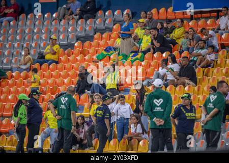 Medelin, Kolumbien. 31. August 2024. Brasilien-Fans feiern nach dem Spiel der Gruppe B FIFA U-20-Frauen-Weltmeisterschaft Kolumbien 2024 zwischen Brasilien und Fidschi am 31. August 2024 im Atanasio Girardot Stadion in Medelin. Foto: Jose Pino/DiaEsportivo/Alamy Live News Credit: DiaEsportivo/Alamy Live News Stockfoto