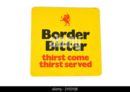 Vintage Border Bitter Beer Matte Drink Achterbahn auf weißem Hintergrund – Wales, Großbritannien – 30. August 2024 Stockfoto