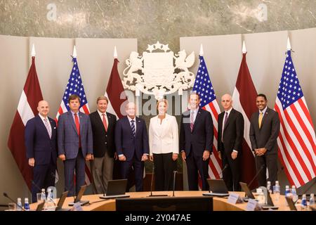 RIGA, LETTLAND. 30. August 2024. Evika Silina, Premierminister von Lettland, trifft sich mit einer Delegation von Senatoren und Kongressabgeordneten unter der Leitung des US-Senators Mark Kelly. Stockfoto