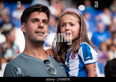 Barcelona, Spanien. 31. August 2024. Anhänger von RCD Espanyol sind beim La Liga EA Sports Spiel zwischen RCD Espanyol und Rayo Vallecano im Stage Front Stadium zu sehen. Endpunktzahl; RCD Espanyol 2:1 Rayo Vallecano. (Foto: Felipe Mondino/SOPA Images/SIPA USA) Credit: SIPA USA/Alamy Live News Stockfoto