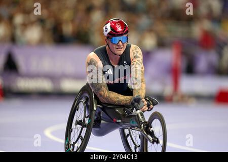 Paris, Frankreich. 31. August 2024, Paris, Frankreich. Para Athletics Herren 5000 m - T54 Finale im Stade de France. Daniel ROMANCHUK aus den USA, Marcel HUG aus der Schweiz, Faisal ALRAJEHI aus Kuwait, MA Zhuo aus China, Saichon KONJEN aus Thailand, Xingchuan LUO aus China, Brent LAKATOS aus Kanada, David WEIR aus Großbritannien, Brian SIEMANN aus den USA und Putharet KHONGRAK aus Thailand. Am 3. Tag der Paralympischen Spiele 2024 in Paris. Credit Roger Bool / Alamy Live News Stockfoto