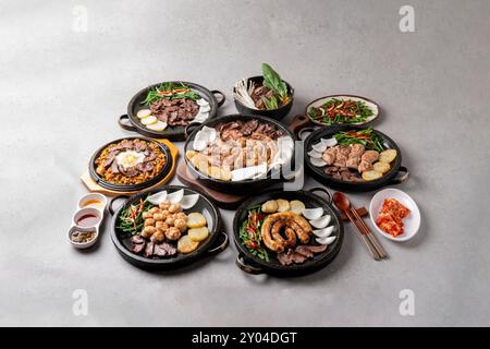 Verschiedene Rindergiblets gegrillte Rinderdärme Stockfoto