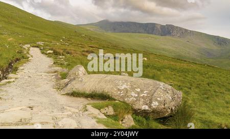 Hinunter vom Mount Snowdon auf dem Pfad, Snowdonia, Llanberis, Gwynedd, Wales, Großbritannien Stockfoto