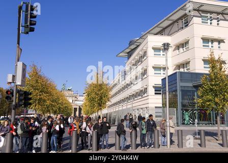 Amerikanische Botschaft und brandenburger Tor in berlin Stockfoto