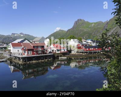 Aus Wikipedia: Svolvaer ist eine norwegische Stadt im Südosten der Insel Austvagoy am Vestfjord. Svolvaer ist der Verwaltungsrat Stockfoto