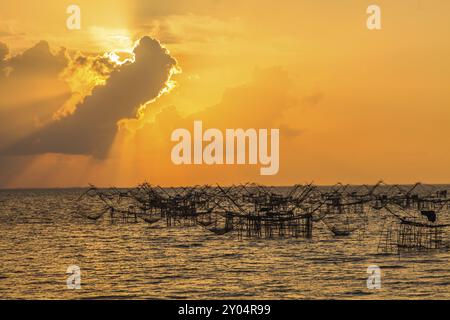 Fischfalle am Morgen, Provinz Phatthalung, Thailand, Asien Stockfoto