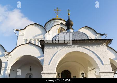 Die Kathedrale im Kloster St. Pokrowski wurde im 16. Jahrhundert in Suzdal, dem Goldenen Ring Travel of Russia, erbaut Stockfoto