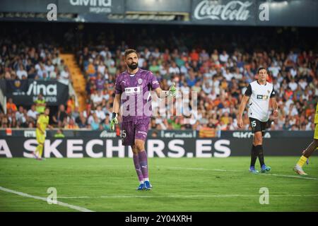 Valencia, Spanien. 31. August 2024. Giorgi Mamardashvili von Valencia CF wurde während des Spiels zwischen Valencia CF und Villareal FC im Mestalla Stadion gesehen. Endpunktzahl: Valencia CF 1:1 Villareal CF. (Foto: Vicente Vidal Fernandez/SOPA Images/SIPA USA) Credit: SIPA USA/Alamy Live News Stockfoto