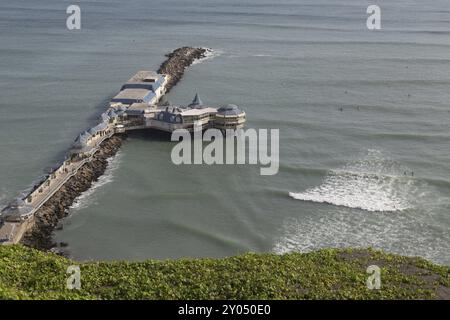 Lima, Peru, 29. August 2015: Foto des Restaurants La Rosa Nautica an der Küste des Stadtteils Miraflores, Südamerika Stockfoto