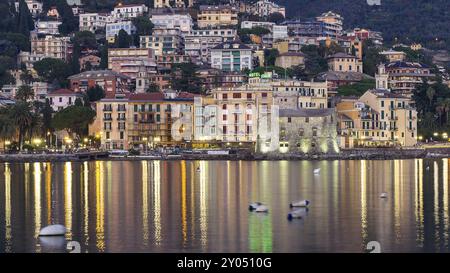 Blick auf das ligurische Dorf Rapallo, Italien, Europa Stockfoto