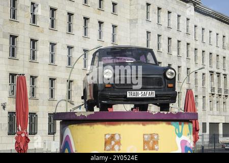 Berlin, Deutschland, 2014. Altes Trabant Auto in Berlin ausgestellt Stockfoto