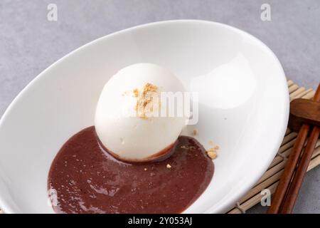 Gereifter Fisch, Plattfisch, Lachs, Sashimi, Thunfischbauchfleisch, Thunfisch-Sashimi, Mochi-ridofu, Sashimi Stockfoto