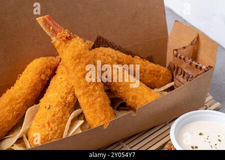 Roher Fisch, Lachs, Mochi-Ridofu, Sushi, verschiedene Sushi, gebratene Schneekrabbenbeine, gebratenes Essen, Japanisch Stockfoto