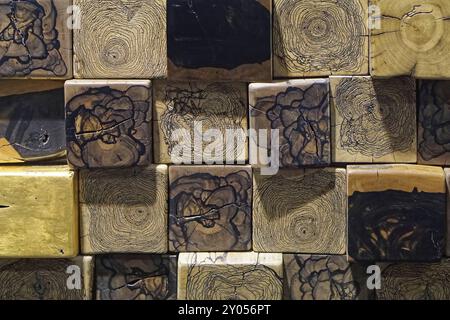 Natürliches Holz Würfel Quadrate Wand Hintergrund Stockfoto