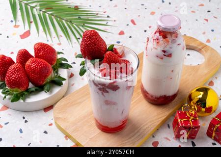 Cafe, sikhye, Jujube Tee, Milchshake, Eis, Erdbeere, Latte, Ananas, Saft, Brezel-Meringue, hamburger, Brot, Sandwich, Knoblauchbrot Stockfoto