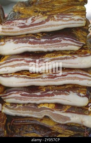 Großer Haufen ganzen Speck Stockfoto