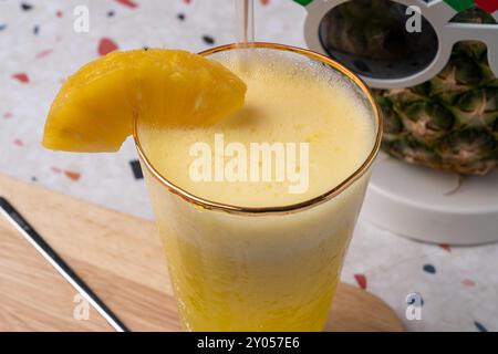 Cafe, sikhye, Jujube Tee, Milchshake, Eis, Erdbeere, Latte, Ananas, Saft, Brezel-Meringue, hamburger, Brot, Sandwich, Knoblauchbrot Stockfoto