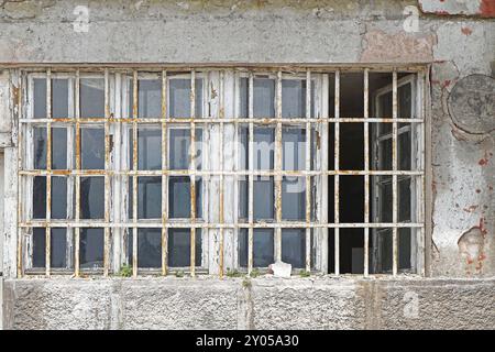 Lange Fenster mit Sicherheit bars Schutz Stockfoto