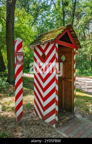 Polnischer Grenzschutzstand am Grenzübergang zwischen Polen und Deutschland vor dem Krieg, in der Nähe des Dorfes Baranowice, Barycz-Tal, Niederschlesien, Polen Stockfoto