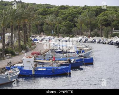 Die kleine Küstenstadt Porto Pino liegt rund 80 Kilometer westlich von Cagliari im Südwesten Sardiniens. Porto Pino ist beliebt für seine bea Stockfoto