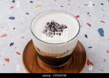 Melow, Zitronenkekse, Kekse, Basilikumscones, Matcha, Vanille, Kaltbreu, Trüffelkäse, Stockfoto