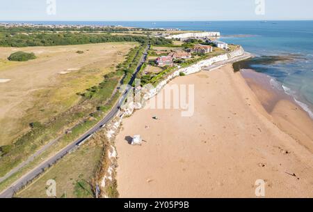 Blick aus der Vogelperspektive auf den Strand von kingsgate an der Küste von kent Stockfoto