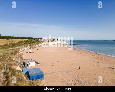 Blick aus der Vogelperspektive auf den Strand von kingsgate an der Küste von kent Stockfoto