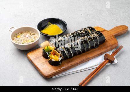 Gimbap, Snack, Sojasauce Garnelen, Bibimbap, scharfes, gebratenes Schweinefleisch Bibimbap, koreanische Lebensmittel, Gemüse, vegane, Beilagen, Lebensmittel, Gemüse, M Stockfoto
