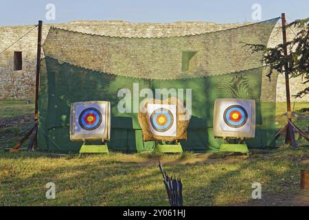 Drei Bogenschießen Ziele bullseye Sportgeräte mit Net Stockfoto