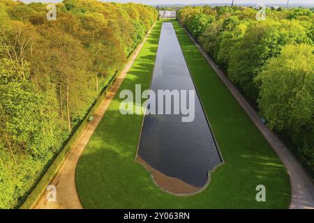 Luftaufnahme von Spiegelweiher und Benrath Palace and Park, Düsseldorf, Deutschland, Europa Stockfoto