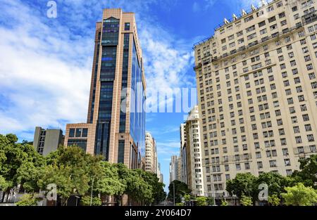 Rio Branco Avenue, einer der Hauptstraßen und Finanzzentrum der Stadt Rio De Janeiro Stockfoto