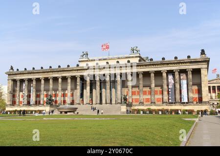 Berlin, 17. April 2009: Das Alte Museum auf der Museumsinsel ist ein neoklassizistisches Gebäude des Architekten Schinkel. Es wurde 1830 für die Art Co gebaut Stockfoto