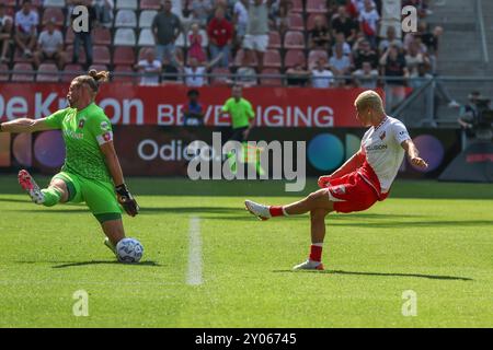 Utrecht, Niederlande. September 2024. UTRECHT, NIEDERLANDE - 1. SEPTEMBER: Can Bozdogan vom FC Utrecht trifft bei einem niederländischen Eredivisie-Spiel zwischen dem FC Utrecht und dem FC Twente am 1. September 2024 im Stadion Galgenwaard in Utrecht, Niederlande. (Foto: Ben Gal/Orange Pictures) Credit: Orange Pics BV/Alamy Live News Stockfoto