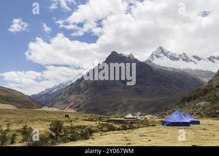 Foto von Zelten auf dem Santa Cruz Trek in Peru Stockfoto