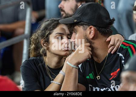 Harrison, New Jersey, USA. 31. August 2024. Fans von Red Bulls, die während des regulären Saisonspiels von MLS gegen Philadelphia Union in der Red Bull Arena in Harrison, NJ, gesehen wurden Philadelphia gewann 2:0. (Kreditbild: © Lev Radin/Pacific Press via ZUMA Press Wire) NUR REDAKTIONELLE VERWENDUNG! Nicht für kommerzielle ZWECKE! Stockfoto