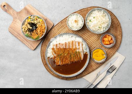 Schweinekotelett, Donkatsu, Mini, Udon, Käsekotelett, Yumikatsu, Tomahawk, katsu, Curry, Soba, Set, Japanisch, Soße, Stockfoto