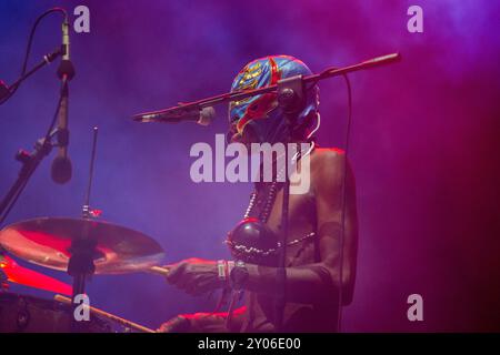 Jupiter & Okwess treten beim HEUTIGEN Festival 2024 am 31. August 2024 in Turin auf. Stockfoto