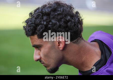 Utrecht, Niederlande. September 2024. UTRECHT, NIEDERLANDE - 1. SEPTEMBER: Zidane Iqbal vom FC Utrecht wärmt sich während eines niederländischen Eredivisie-Spiels zwischen dem FC Utrecht und dem FC Twente im Stadion Galgenwaard am 1. September 2024 in Utrecht auf. (Foto: Ben Gal/Orange Pictures) Credit: dpa/Alamy Live News Stockfoto