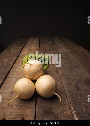 Kann Rübe auf einem rustikalen Holztisch mit Platz für text Stockfoto