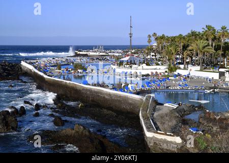 Der Lago Martianez Schwimmkomplex am Atlantik in Puerto de la Cruz ist der größte natürliche Schwimmbadkomplex mit Meerwasser im Whol Stockfoto