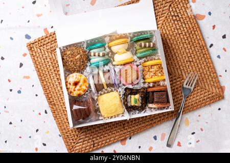 Café, Macaron, Portugiesisch, Eiertorte, Kartoffel, ang Butter, Schokolade, Oreo, Crèmebre, Schweinefleisch, Schlagsahne, Croiffle, Croissant, Waffel, Americano, c Stockfoto