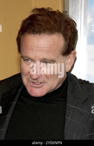 WESTWOOD, KALIFORNIEN, 23. APRIL 2006: Robin Williams bei der Premiere von RV in Los Angeles am 23. April 2006 im Mann Village Theatre in Westwood, USA Stockfoto