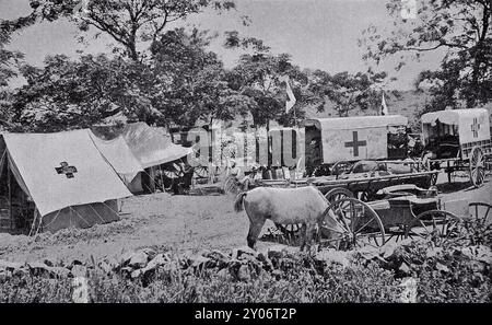 Das Bourke Mercantile Boer Ambulance Camp, eine Feldmedizinische Einrichtung, die während des Zweiten Burenkrieges (1899–1902) eingerichtet wurde. Das Lager wurde durch Beiträge der Mitarbeiter und Kunden von Bourke Mercantile, einem Unternehmen in Australien, finanziert und war speziell für die medizinische Versorgung von Soldaten in Südafrika ausgerüstet. (Halbtonwiedergabe.) Stockfoto